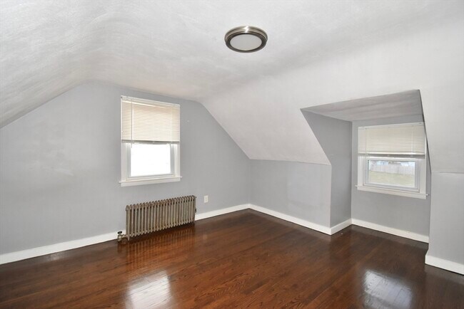 Building Photo - 153 Bosworth St