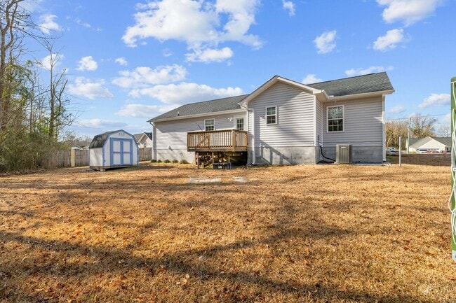 Building Photo - Woodbury Farms