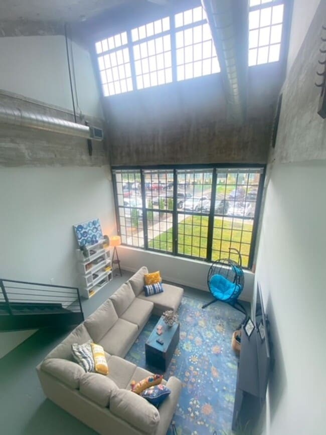 Building Photo - 2 Bedroom 2 Bathroom Loft Near Loveland Bi...