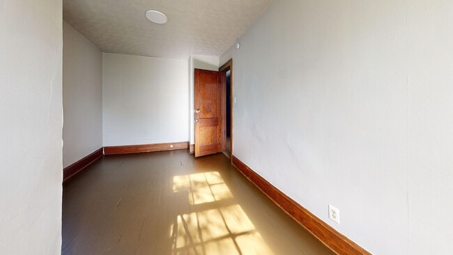 Building Photo - Akron 3 Bedroom Single Family Home