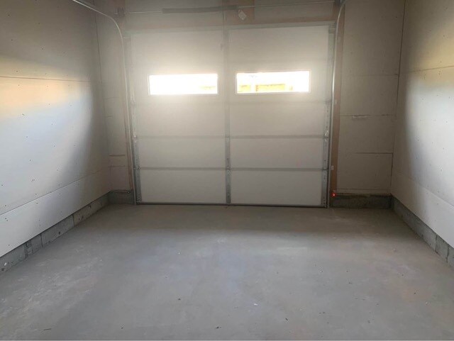 Building Photo - 408 S 3rd W