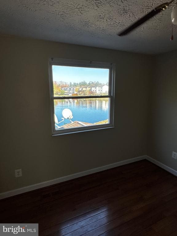 Building Photo - 8305 Pondside Terrace