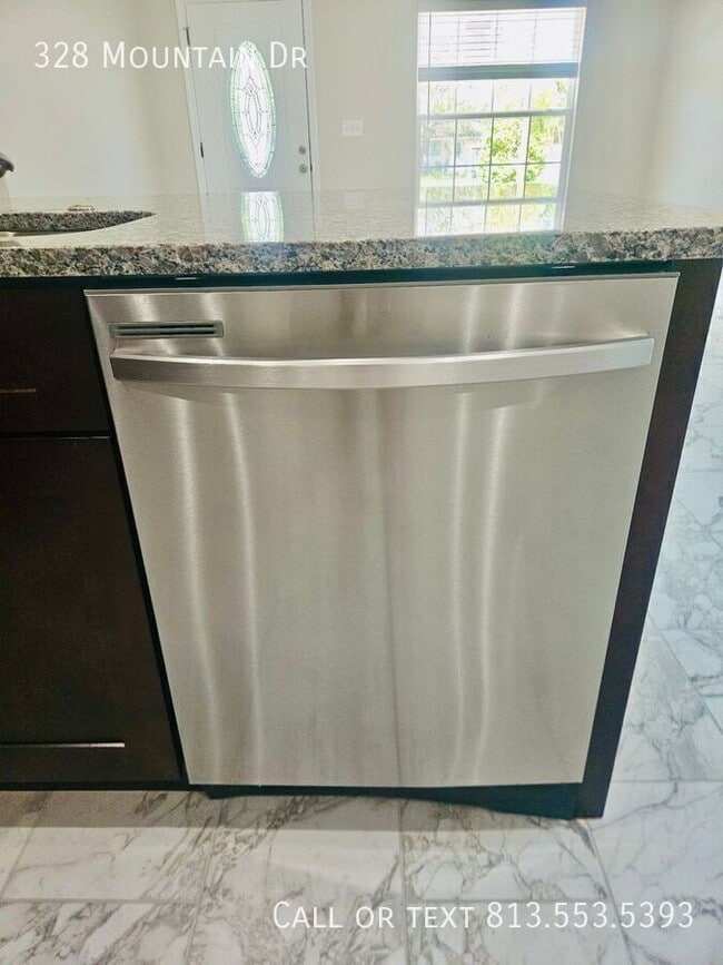 Building Photo - 328 Mountain Dr