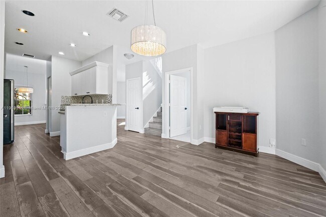 Building Photo - 874 NW 170th Terrace