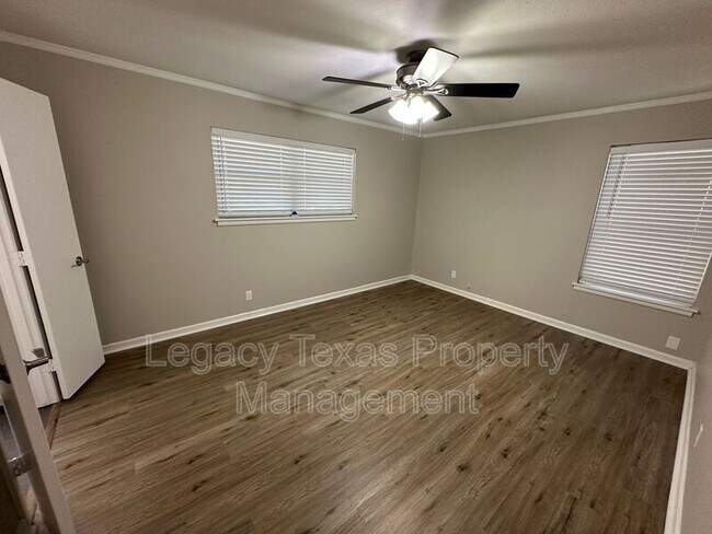 Building Photo - 3613 Wedghill Way