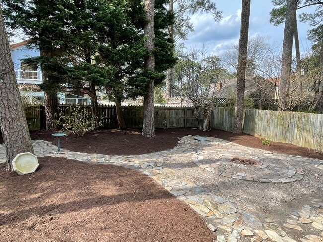 Building Photo - Spacious 6 bedroom home in Virginia Beach