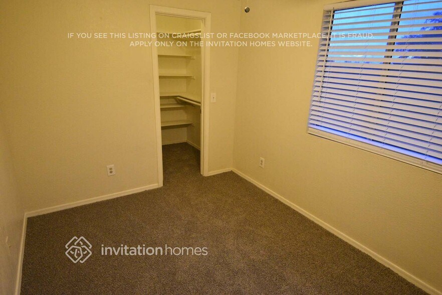 Building Photo - 3317 W Potter Dr