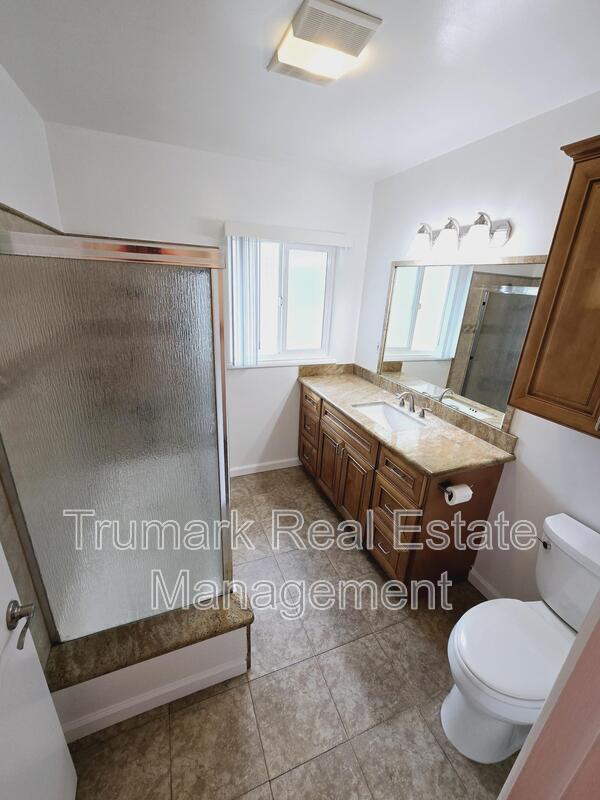 Building Photo - 525 E Harvard Rd