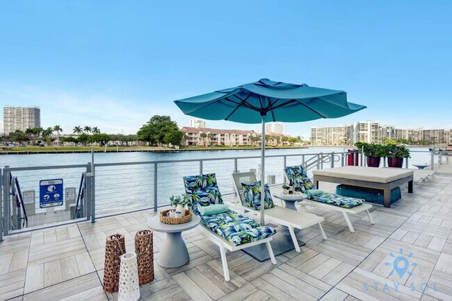 Building Photo - 4010 S Ocean Dr