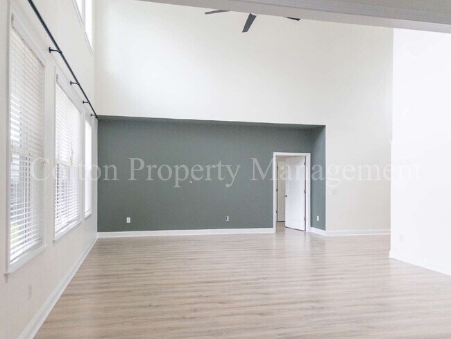Building Photo - 7445 Darius Dr