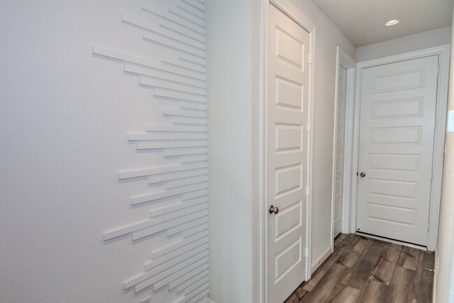 Building Photo - 4120 Split Ivy Dr