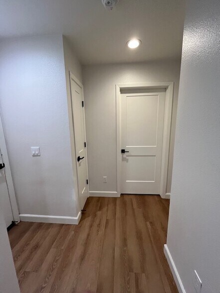 Building Photo - 2029 W Corvina Ave