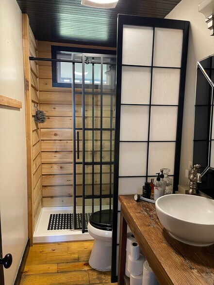 Building Photo - 1500sf Lake Cabin Vacation/Staycation Rental Lk