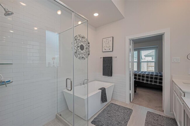 Building Photo - 4910 Tan Briar Dr