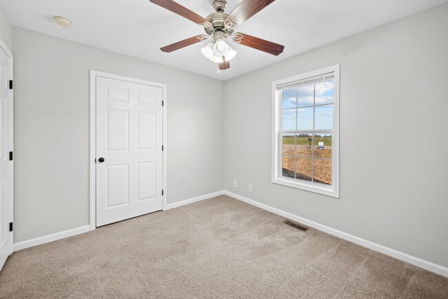 Building Photo - Spacious 3-Bedroom, 2-Bath Home with Over 2,000 Sq. Ft. in Oak Grove