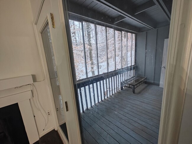 Building Photo - Two bedroom condo