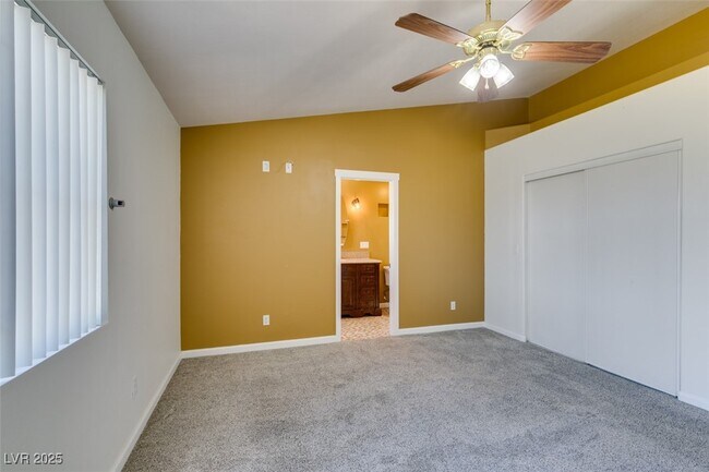 Building Photo - 420 Aloha Dr