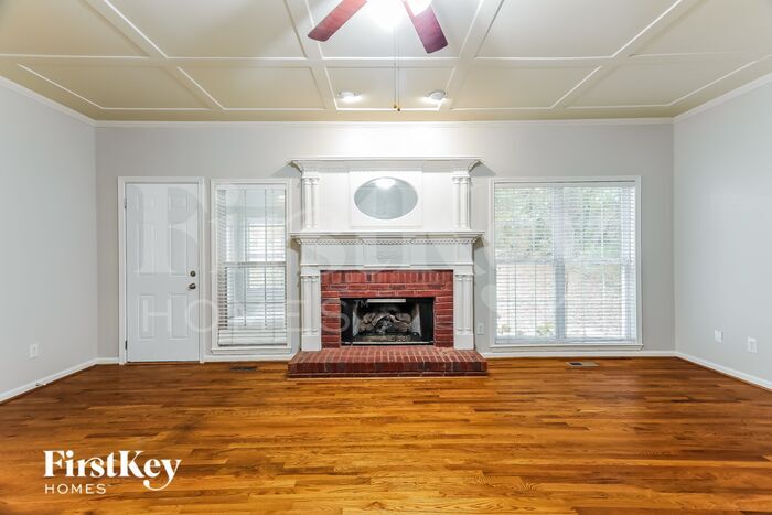 Building Photo - 6201 Windsor Ln