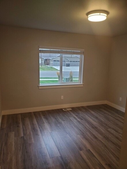 Building Photo - 2315 Gleneagles Blvd