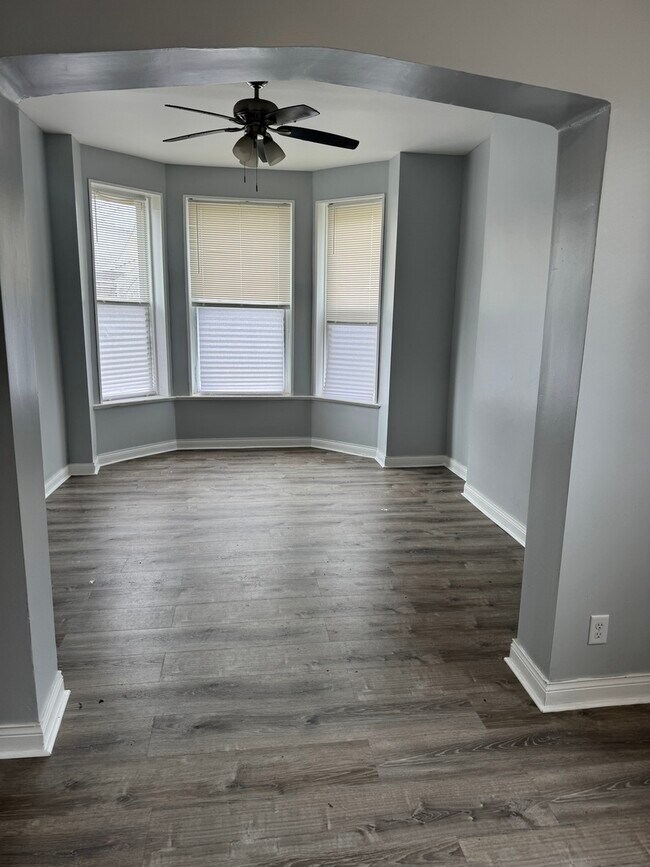 Building Photo - 11915 S Lowe Ave