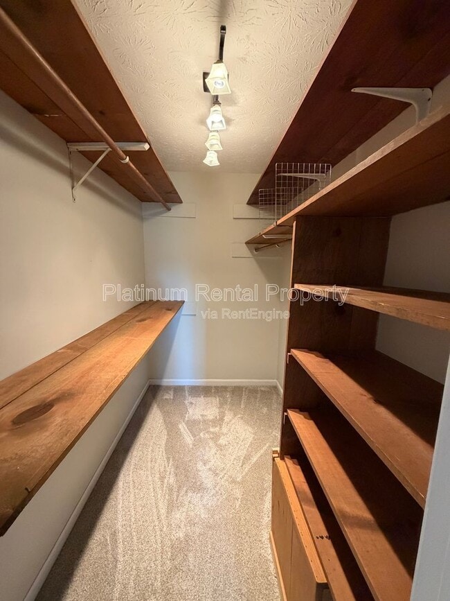 Building Photo - 2396 Hidden Ln