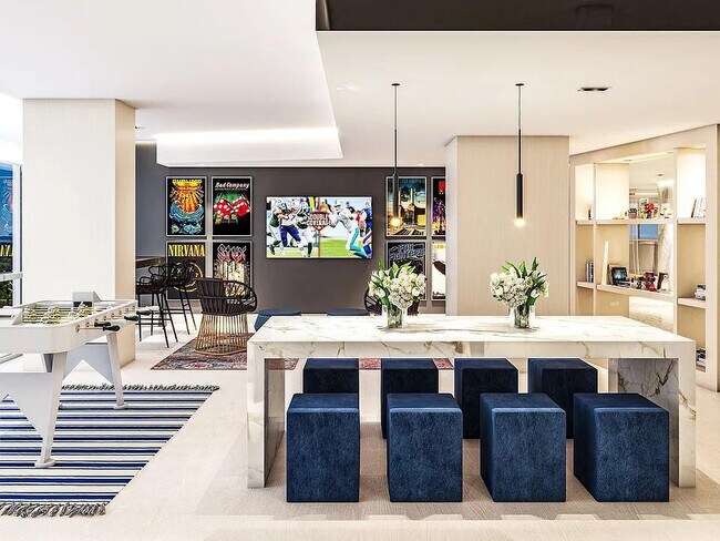 Building Photo - 220 Lake Shore Dr