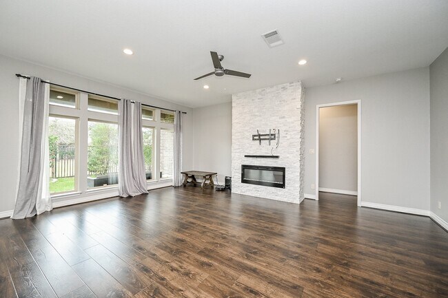 Building Photo - 11230 Dunstan Hill Dr