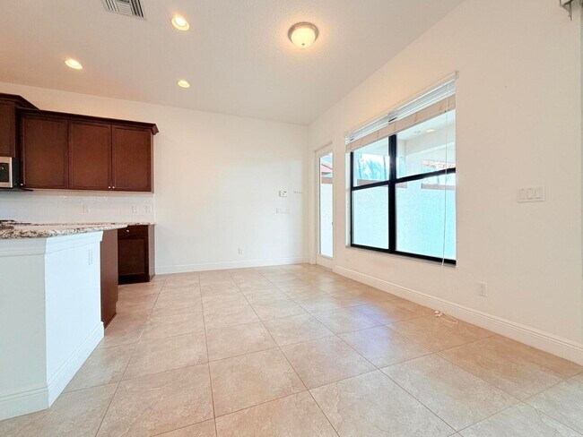 Building Photo - 2074 Dickens Terrace