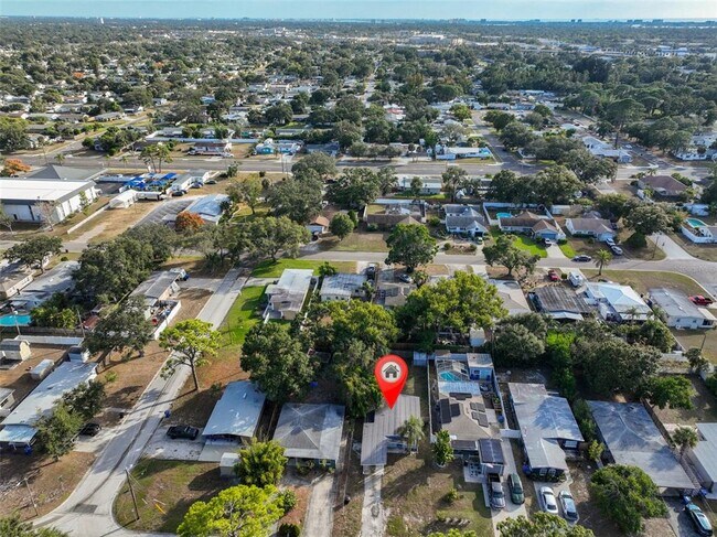 Building Photo - 6912 40th Ave N