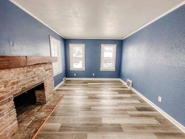 Building Photo - Unique and beautiful 2-3 bedroom home available for rent