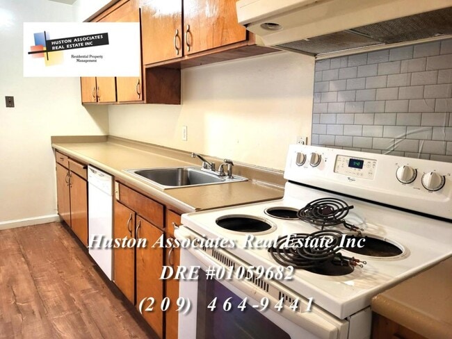 Building Photo - 6713 N El Dorado St