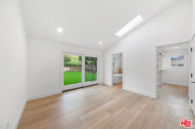 Building Photo - 6174 Paseo Cyn Dr