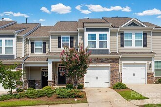 Building Photo - 616 Altamonte Dr