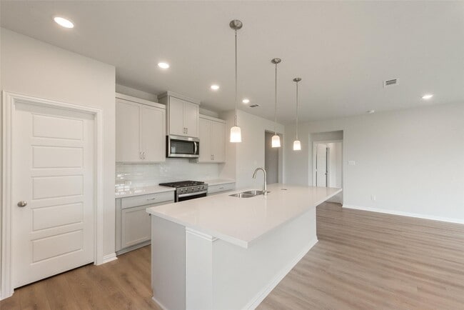 Building Photo - 541 Marcus Ln