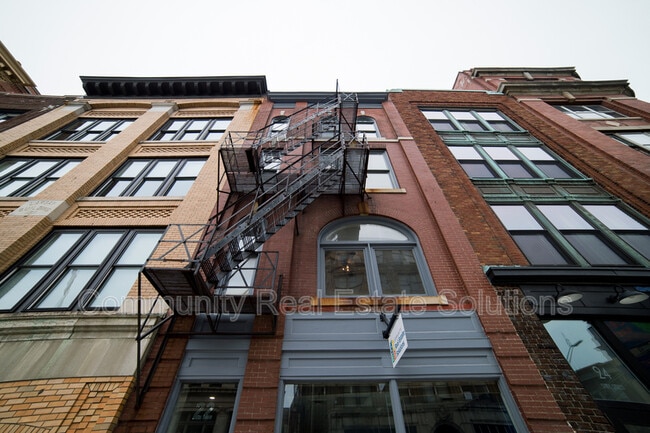 Building Photo - 22 State St