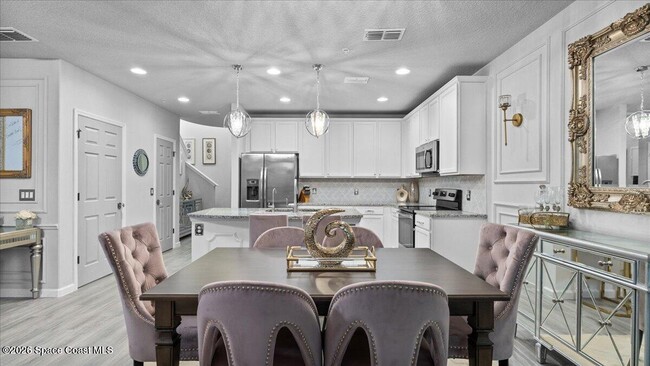 Building Photo - 1320 Lara Cir