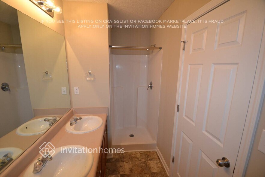 Building Photo - 2333 Creel Rd