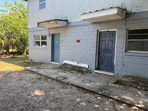 Building Photo - 1089 S Deleon Ave