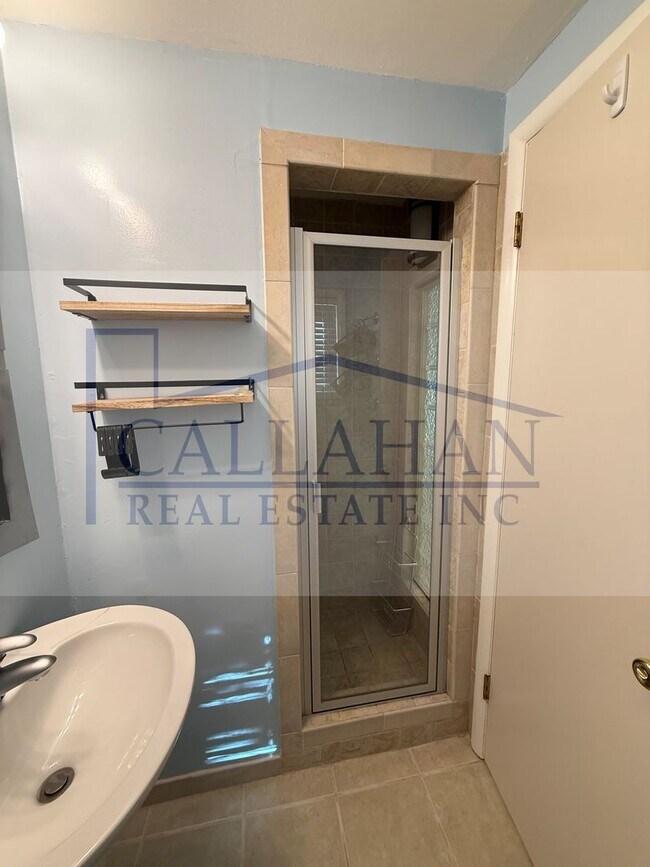 Building Photo - Lakewood 3 bedroom Home