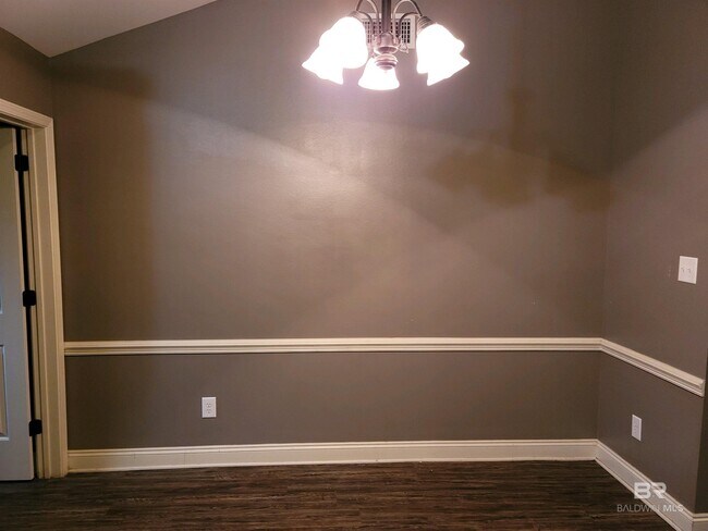Building Photo - 9530 Fox Hunter Ct E