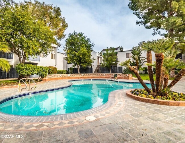 Building Photo - 18645 Hatteras St