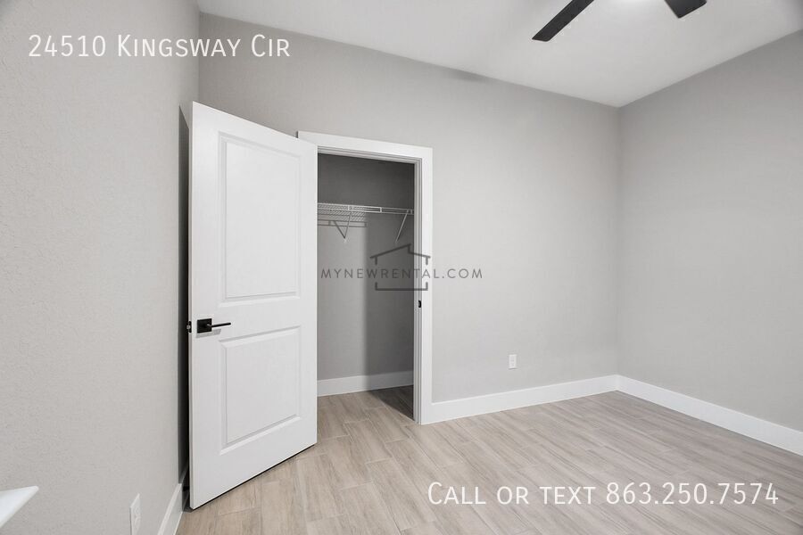 Building Photo - 24510 SW Kingsway Cir