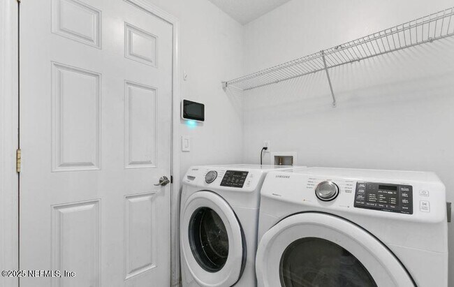 Building Photo - 503 Apple Creek Dr