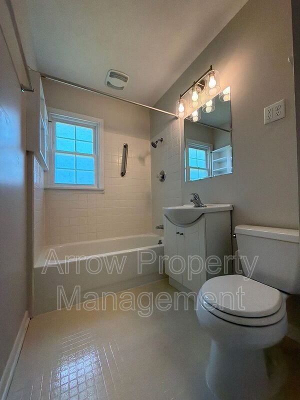 Building Photo - 3757 A St
