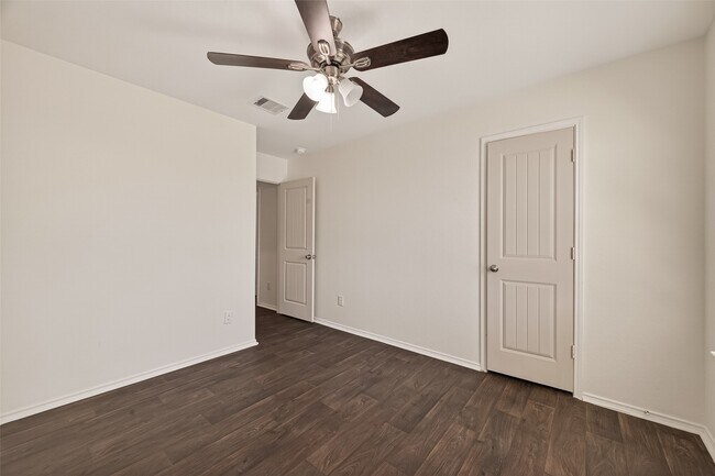 Building Photo - 1706 Cooper Bluff Ct