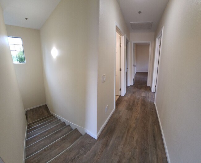 Building Photo - LOCATION-CLOSE PROXIMITY TO POLY CAMPUS