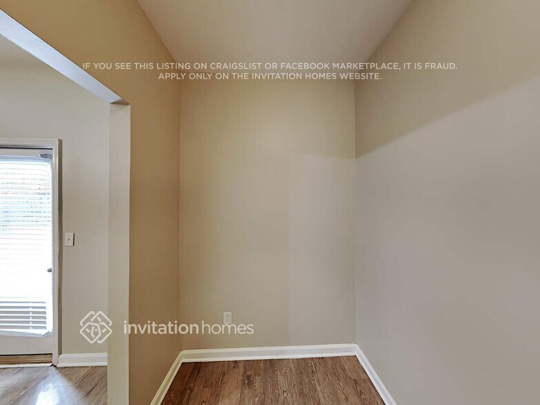 Building Photo - 169 Hawthorn Dr