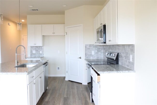 Building Photo - 518 Whirlaway Dr