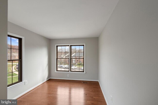 Building Photo - 20 Rhodes Pl