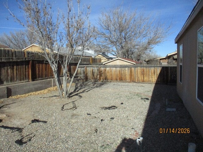 Building Photo - 1409 Alder Dr NE